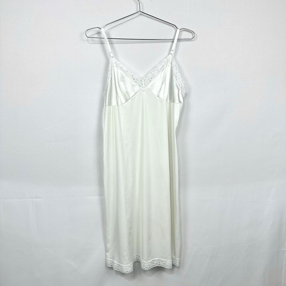 Vanity Fair Nylon Slip Adjustable Straps Lace Trim Made in USA Women's 36